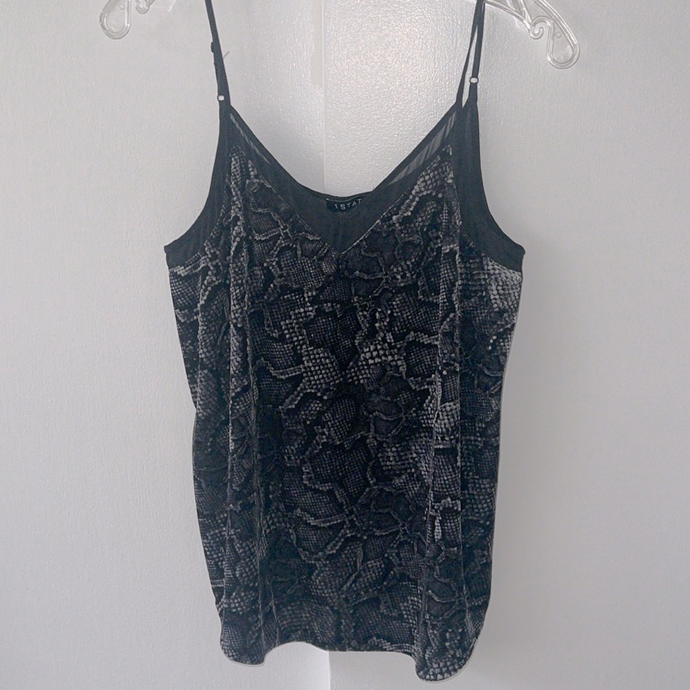 1.STATE Women's Printed Snake Animal Velvet Chiffon Inset Camisole Rich Black
